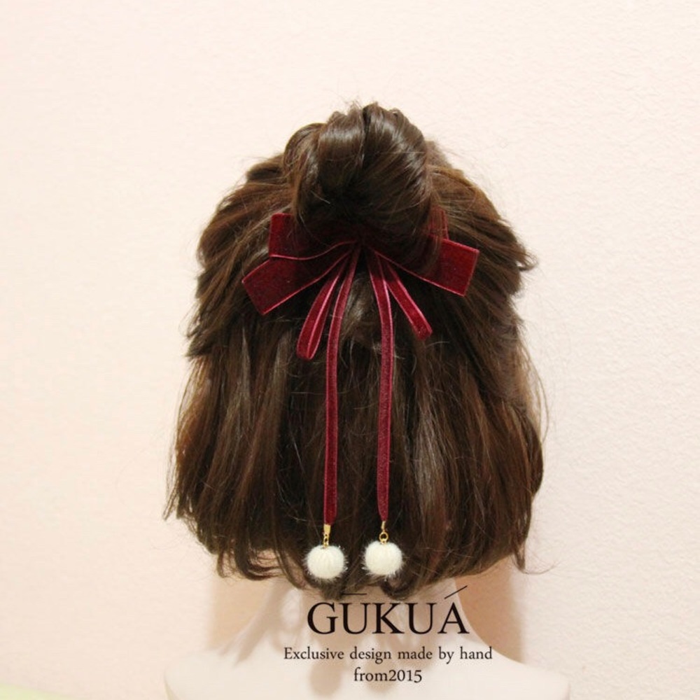 Woman’s hair clip